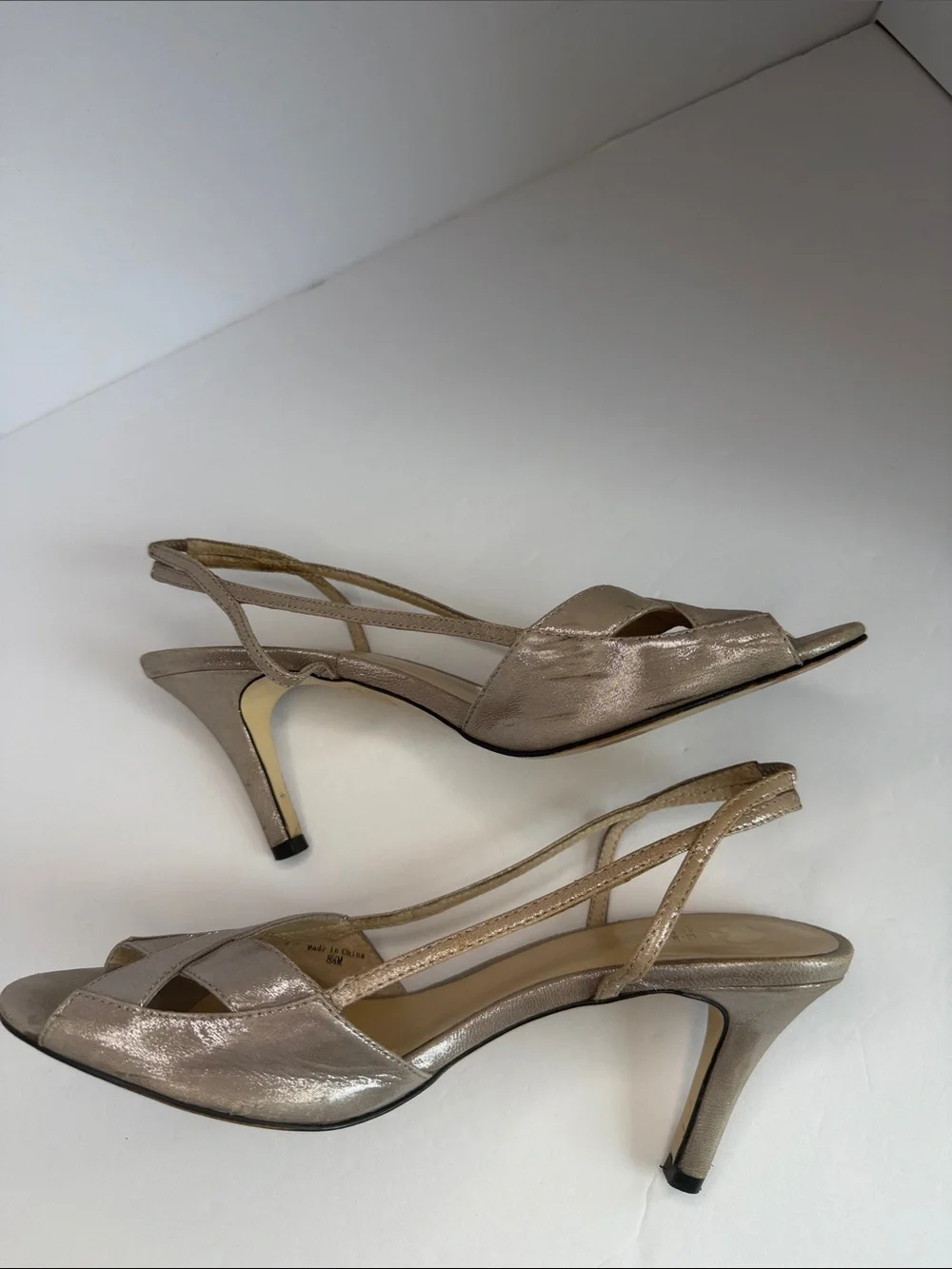 KATE SPADE New York Vintage Gold Metallic Slingback Peep Toe Heels Size 8.5